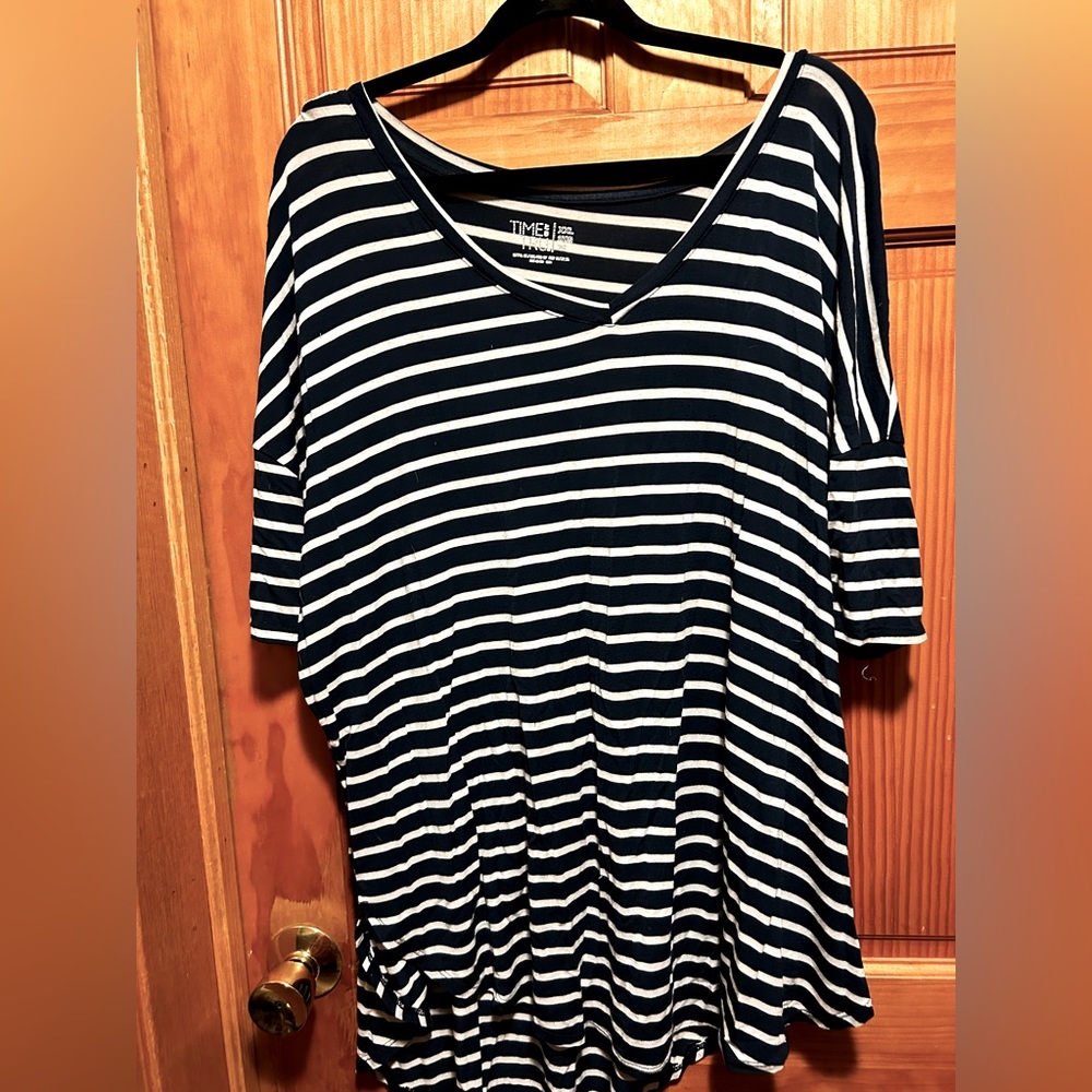 Oversized stripped tee
